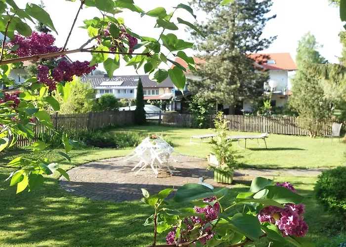 Parkhotel Inklusive Chiemgaukarte Гостевой дом