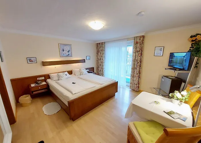 ゲストハウス Parkhotel Inklusive Chiemgaukarte ルーポルディング